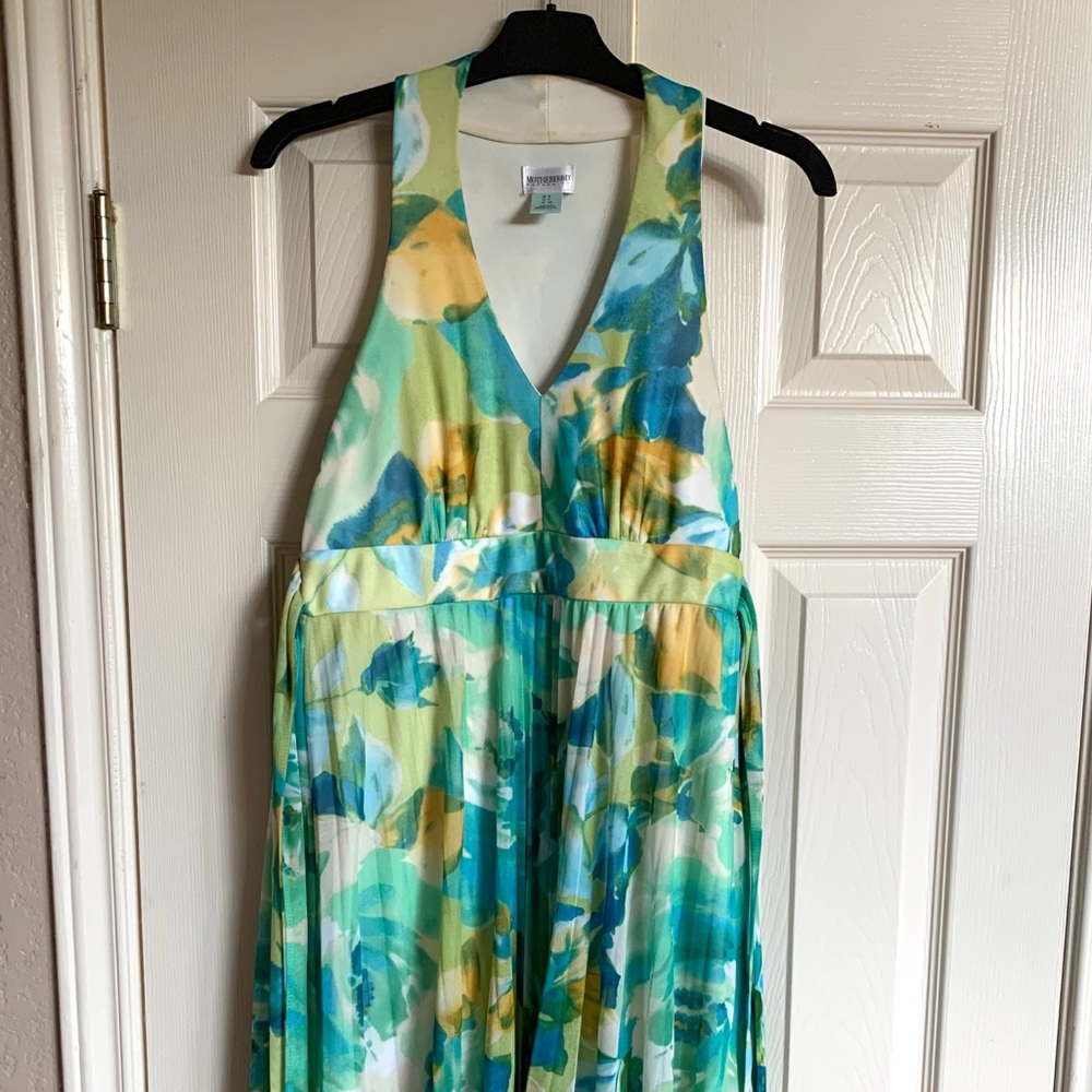 Super pretty, flowery MATERNITY dress